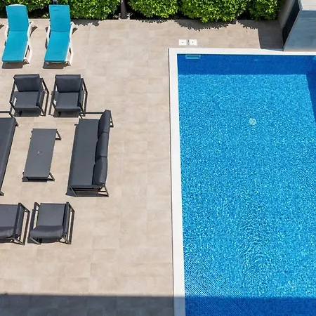 Вілла Luxury Vista With Pool And Sea View
