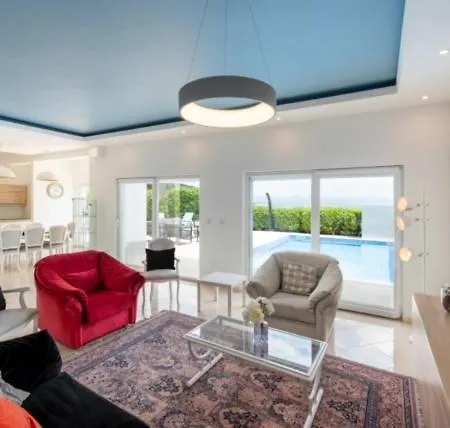 Luxury Vista With Pool And Sea View *