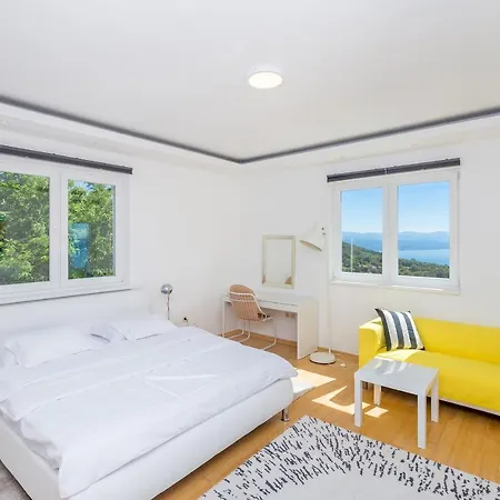 Luxury Vista With Pool And Sea View *