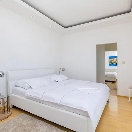 וילה Luxury Vista With Pool And Sea View אופטיה