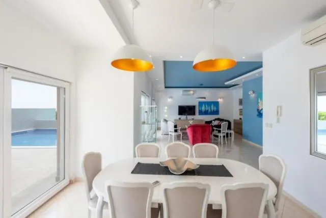 Luxury Vista With Pool And Sea View Βίλα