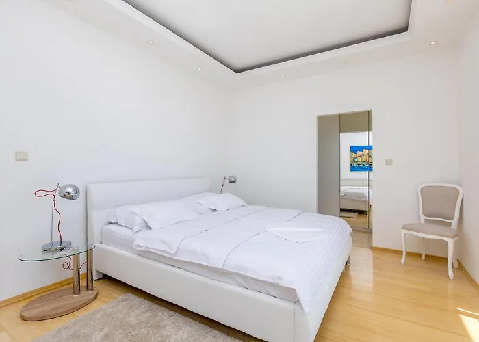 Βίλα Luxury Vista With Pool And Sea View Οπατία