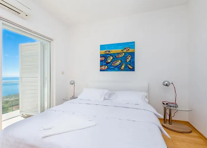 Luxury Vista With Pool And Sea View * Οπατία