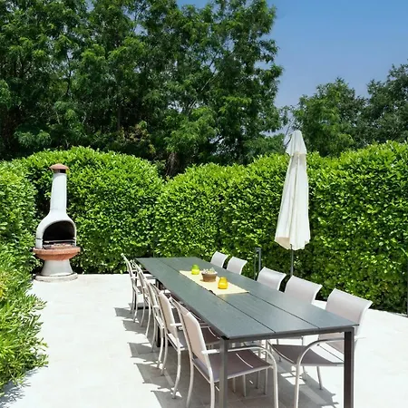 Luxury Vista With Pool And Sea View