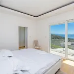 Luxury Vista With Pool And Sea View Opatija