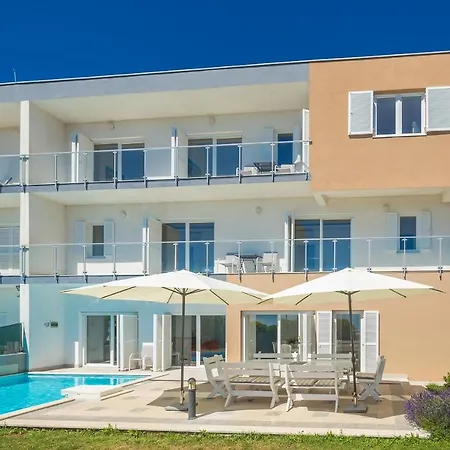 Luxury Vista With Pool And Sea View فيلة *