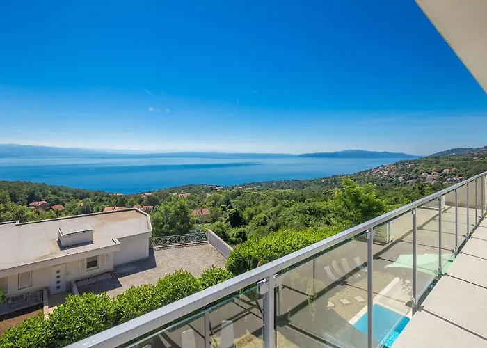 Luxury Vista With Pool And Sea View Опатія